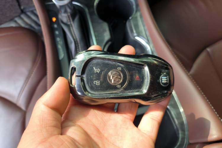 Used Buick Envision 2015 20T Four-Wheel Drive Luxury Model Vehicle Key