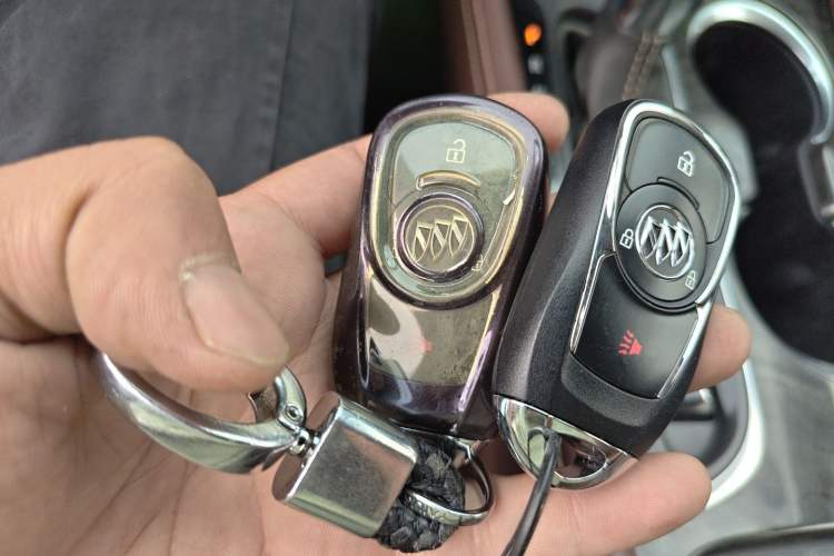 Used Buick Envision 2015 20T Two-Wheel-Drive Elite Model Vehicle Key