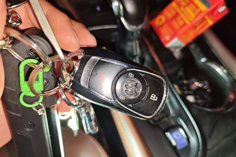 Used Buick Envision 2015 20T Two-Wheel-Drive Elite Model Vehicle Key