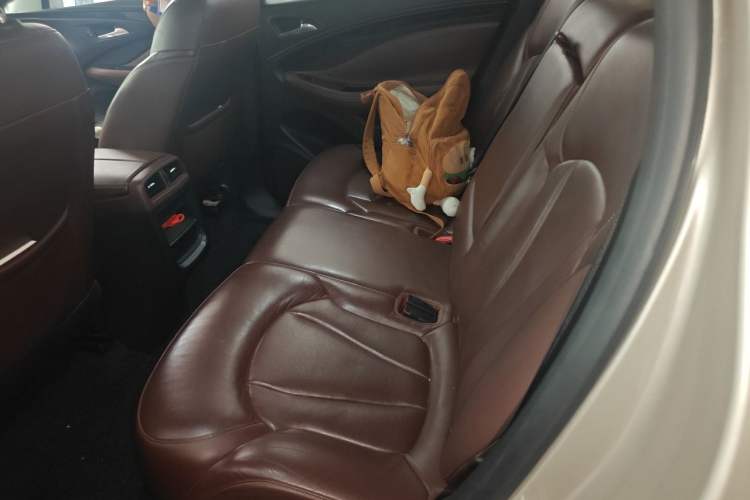 Used Buick Envision 2015 20T Two-Wheel-Drive Elite Model Left Rear Seat