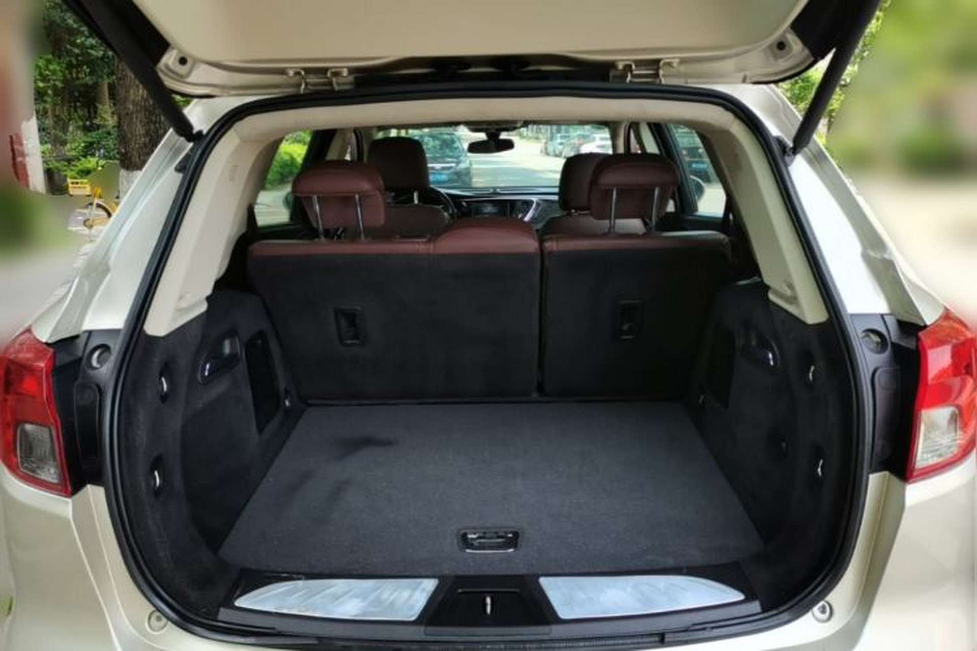 Used Buick Envision 2015 20T Four-Wheel Drive Luxury Model Trunk