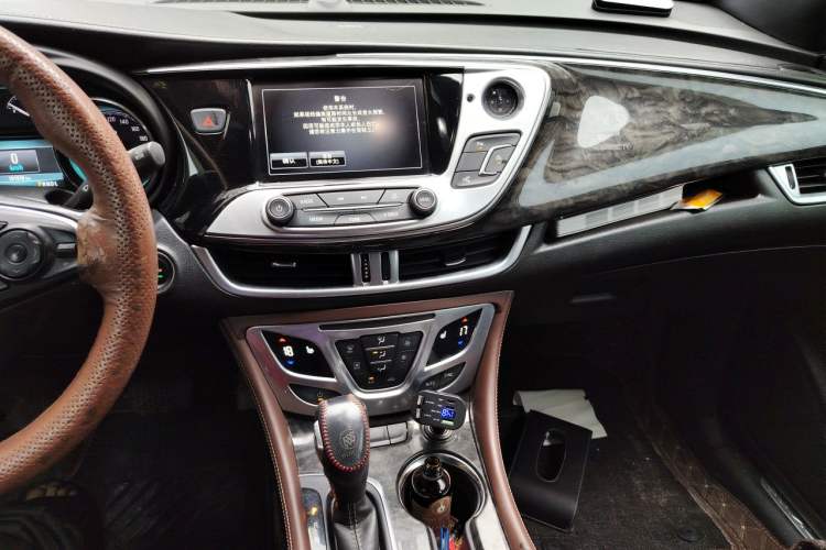 Used Buick Envision 2015 20T Four-Wheel Drive Luxury Model Audio And AC Panel