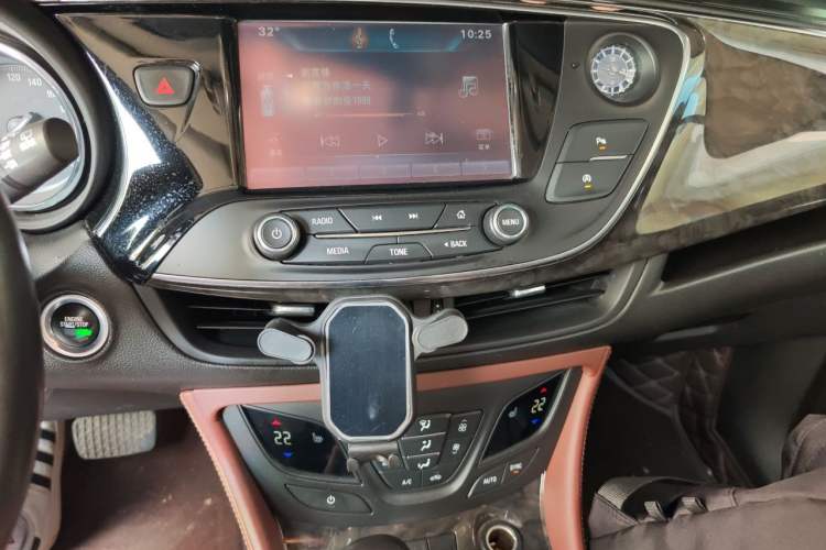 Used Buick Envision 2015 20T Two-Wheel-Drive Elite Model Audio And AC Panel