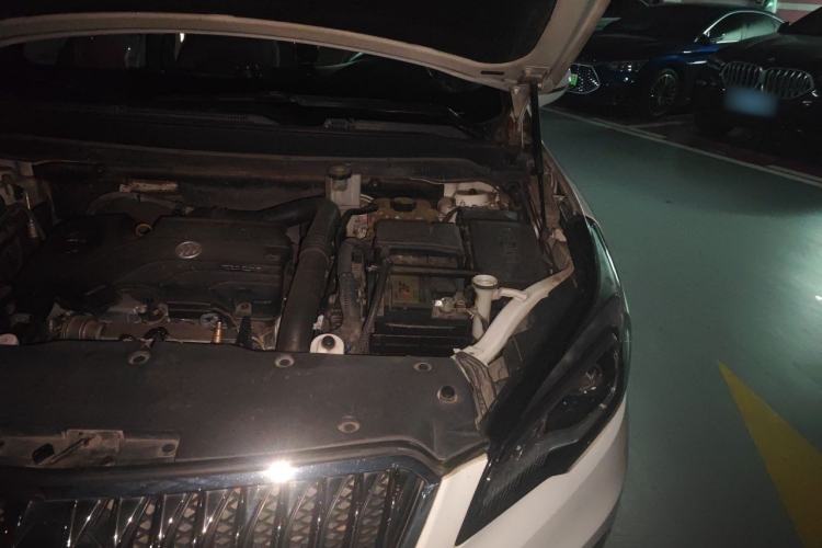 Used Buick Envision 2015 20T Two-Wheel-Drive Elite Model Engine Bay Left