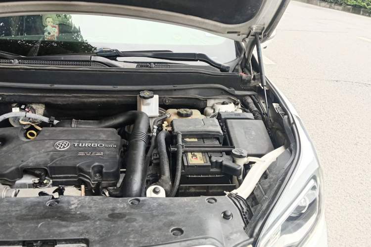 Used Buick Envision 2015 20T Four-Wheel Drive Luxury Model Engine Bay Left
