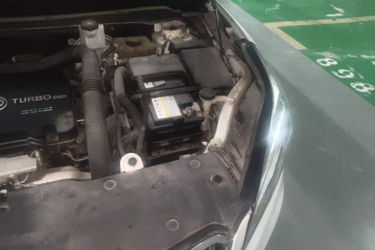 Used Buick Envision 2015 20T Two-Wheel-Drive Elite Model Engine Bay Left