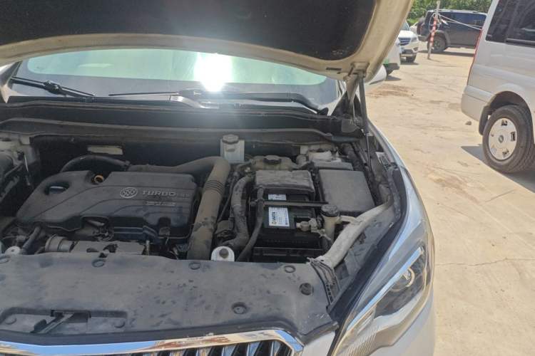 Used Buick Envision 2015 20T Four-Wheel Drive Luxury Model Engine Bay Left