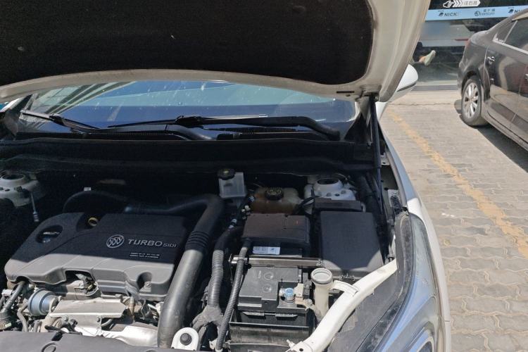 Used Buick Envision 2015 20T Four-Wheel Drive Luxury Model Engine Bay Left