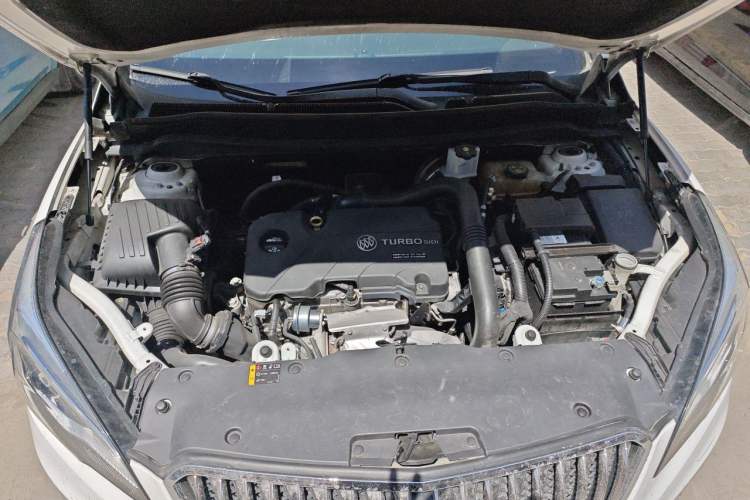 Used Buick Envision 2015 20T Four-Wheel Drive Luxury Model Engine Bay
