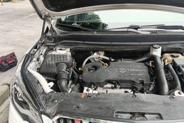 Used Buick Envision 2015 20T Four-Wheel Drive Luxury Model Engine Bay Right