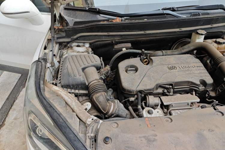 Used Buick Envision 2015 20T Two-Wheel-Drive Leading Model Engine Bay Right