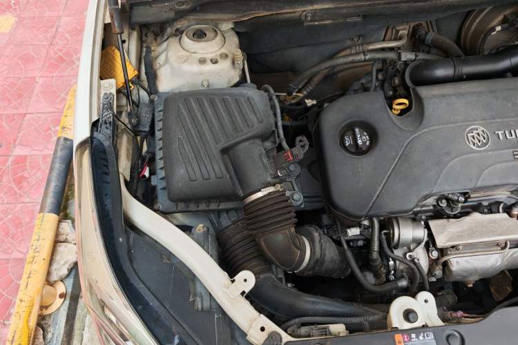 Used Buick Envision 2015 20T Two-Wheel-Drive Elite Model Engine Bay Right