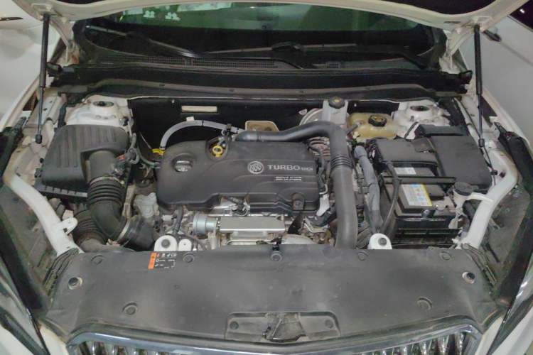 Used Buick Envision 2015 20T Two-Wheel-Drive Leading Model Engine Bay