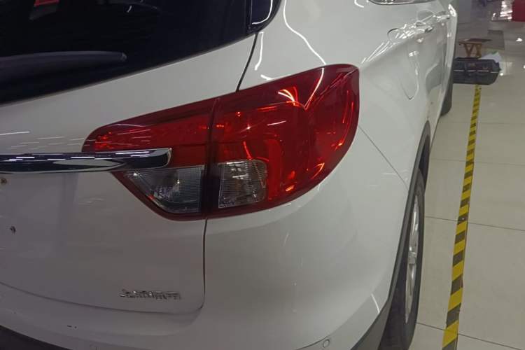 Used Buick Envision 2015 20T Two-Wheel-Drive Elite Model Exterior 3