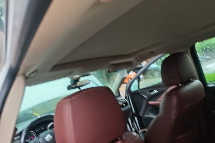 Used Buick Envision 2015 20T Two-Wheel-Drive Elite Model Headliner