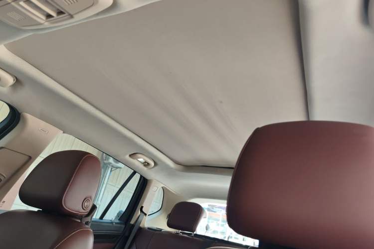 Used Buick Envision 2015 20T Two-Wheel-Drive Elite Model Headliner