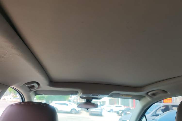 Used Buick Envision 2015 20T Two-Wheel-Drive Elite Model Headliner