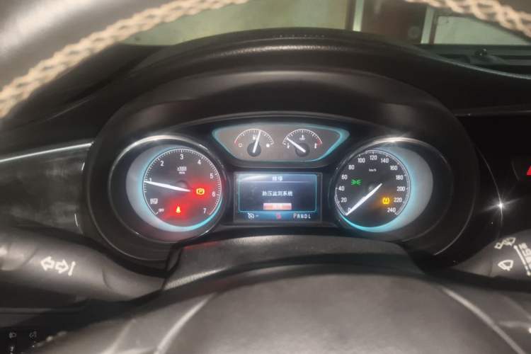 Used Buick Envision 2015 20T Two-Wheel-Drive Elite Model Instrument Cluster