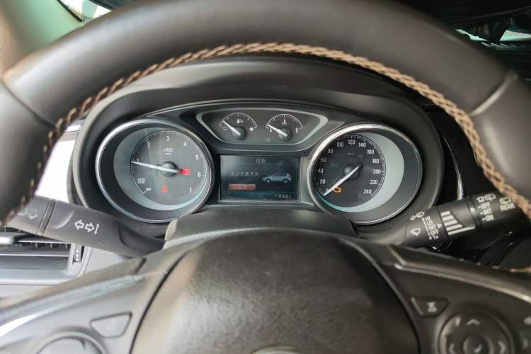 Used Buick Envision 2015 20T Two-Wheel-Drive Elite Model Instrument Cluster