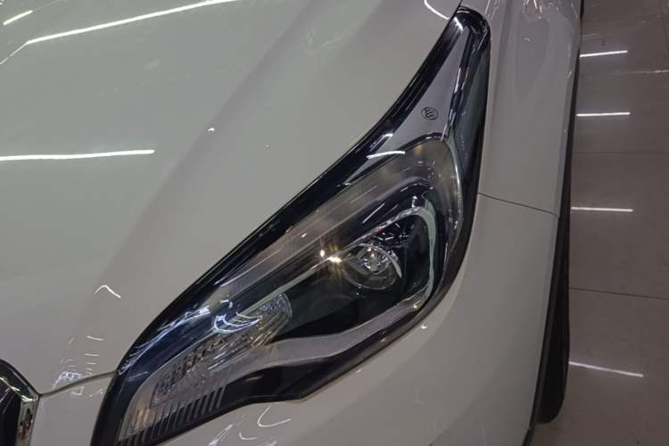 Used Buick Envision 2015 20T Two-Wheel-Drive Elite Model Left Front Headlight