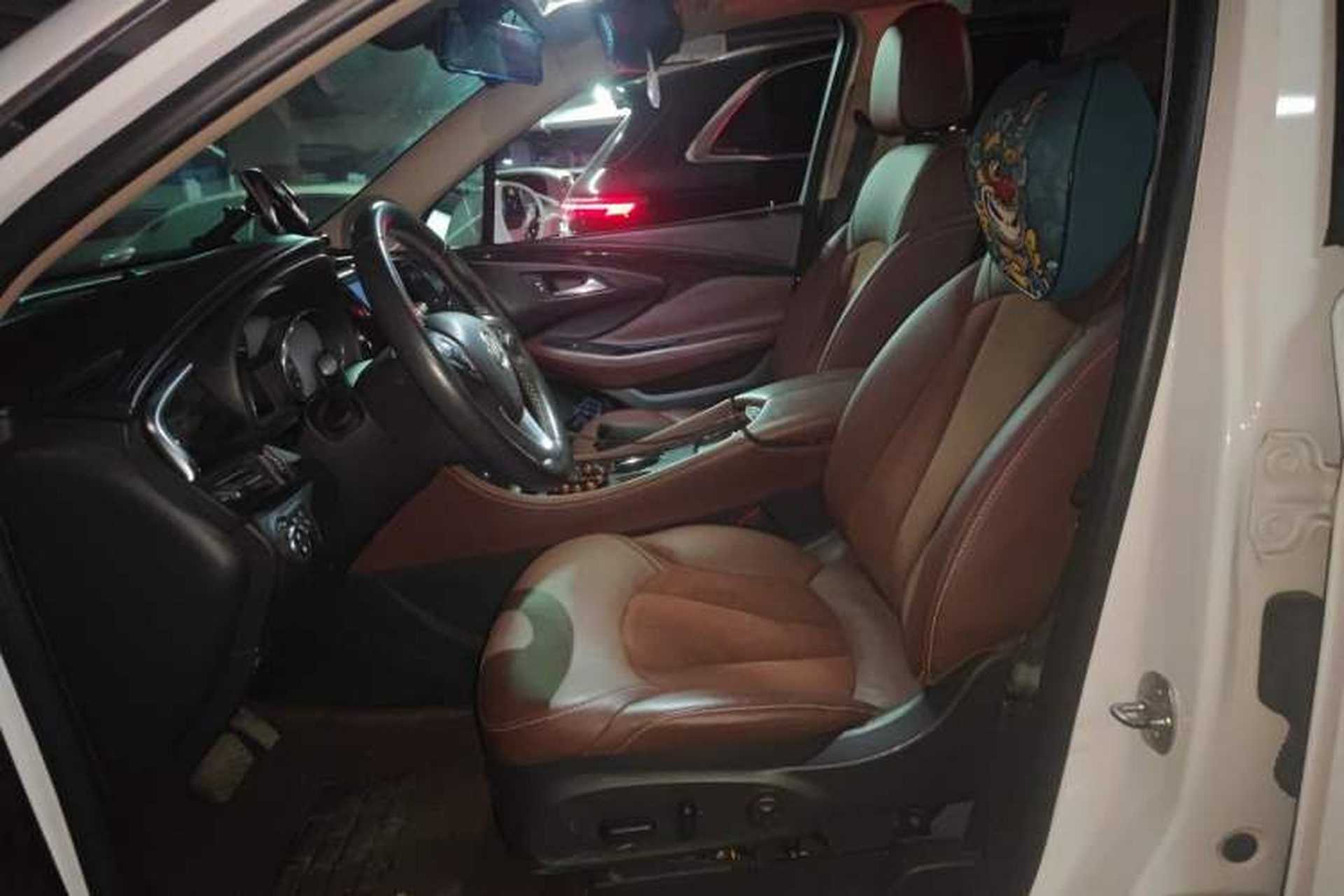 Used Buick Envision 2015 20T Two-Wheel-Drive Elite Model Left Front Seat