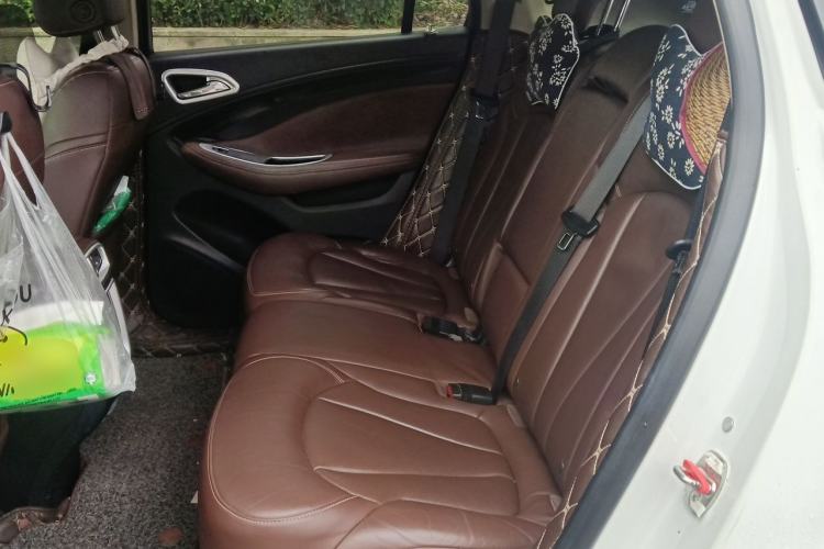 Used Buick Envision 2015 20T Four-Wheel Drive Luxury Model Left Rear Seat