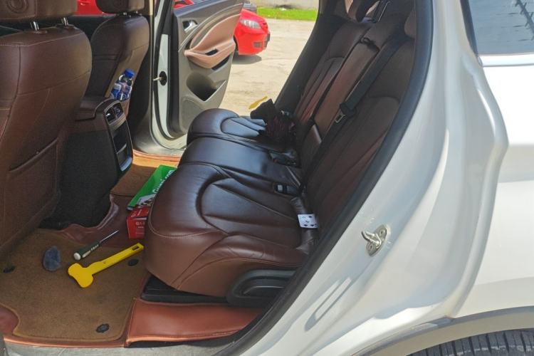 Used Buick Envision 2015 20T Four-Wheel Drive Luxury Model Left Rear Seat