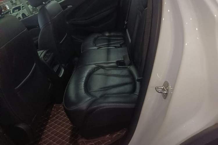 Used Buick Envision 2015 20T Two-Wheel-Drive Elite Model Left Rear Seat