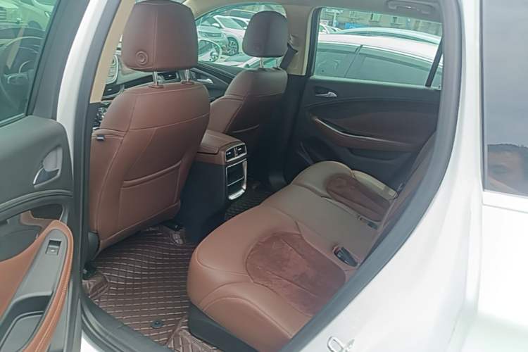 Used Buick Envision 2015 20T Two-Wheel-Drive Elite Model Left Rear Seat