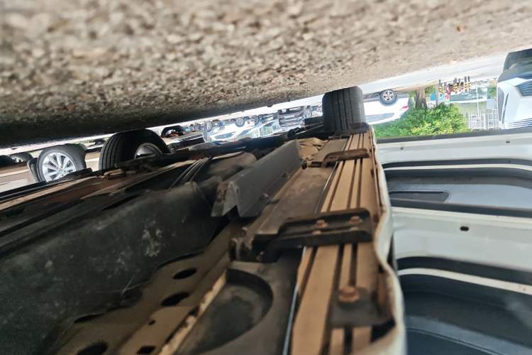 Used Buick Envision 2015 20T Two-Wheel-Drive Elite Model Left Side Sill