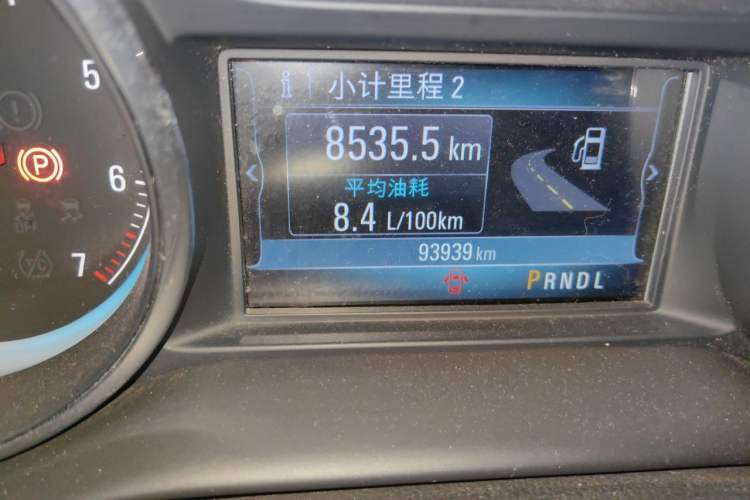 Used Buick Envision 2015 20T Two-Wheel-Drive Leading Model Odometer Close Up