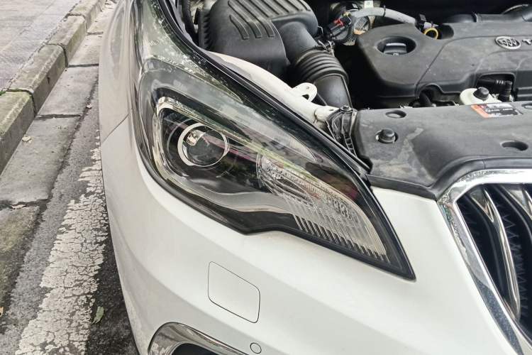 Used Buick Envision 2015 20T Four-Wheel Drive Luxury Model Right Front Headlight