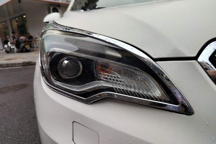Used Buick Envision 2015 20T Four-Wheel Drive Luxury Model Right Front Headlight