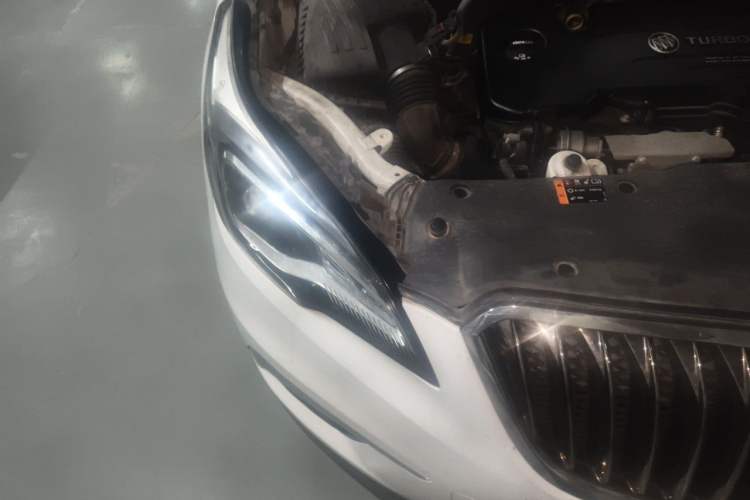 Used Buick Envision 2015 20T Two-Wheel-Drive Elite Model Right Front Headlight