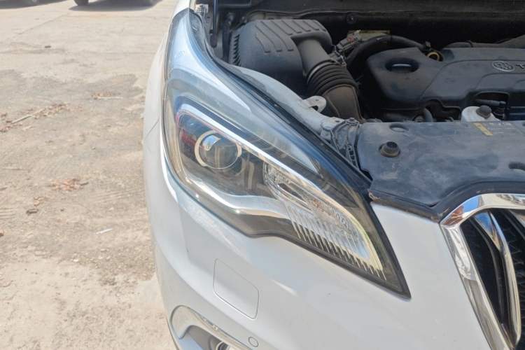 Used Buick Envision 2015 20T Four-Wheel Drive Luxury Model Right Front Headlight
