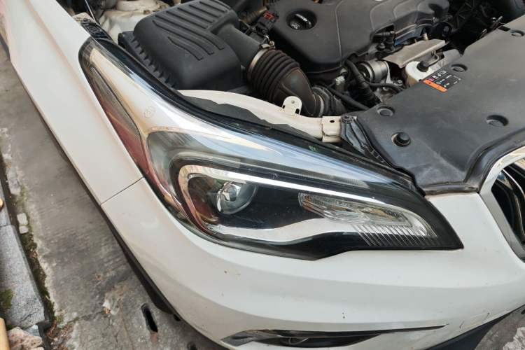 Used Buick Envision 2015 20T Two-Wheel-Drive Elite Model Right Front Headlight