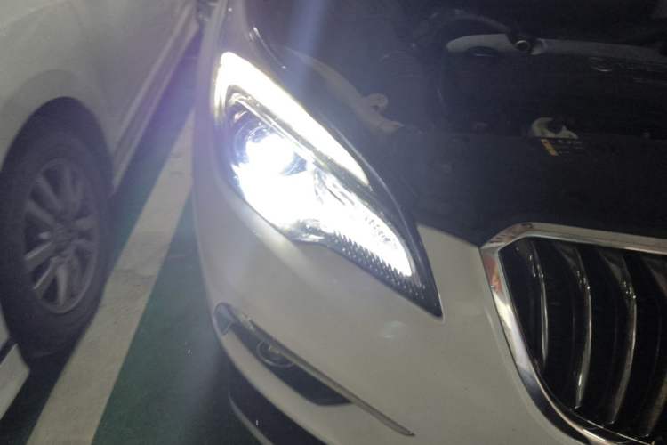 Used Buick Envision 2015 20T Two-Wheel-Drive Leading Model Right Front Headlight