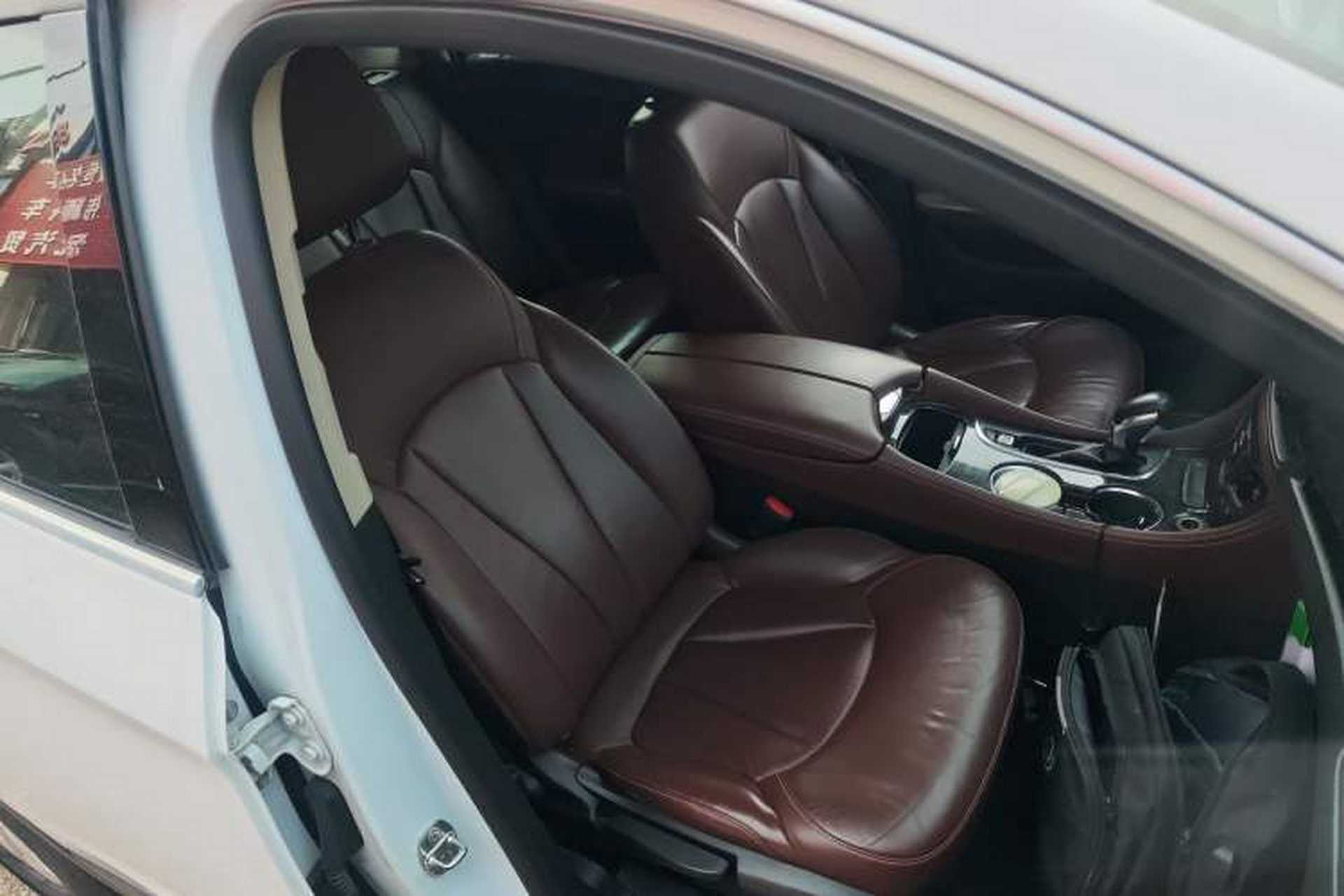 Used Buick Envision 2015 20T Two-Wheel-Drive Elite Model Right Front Seat