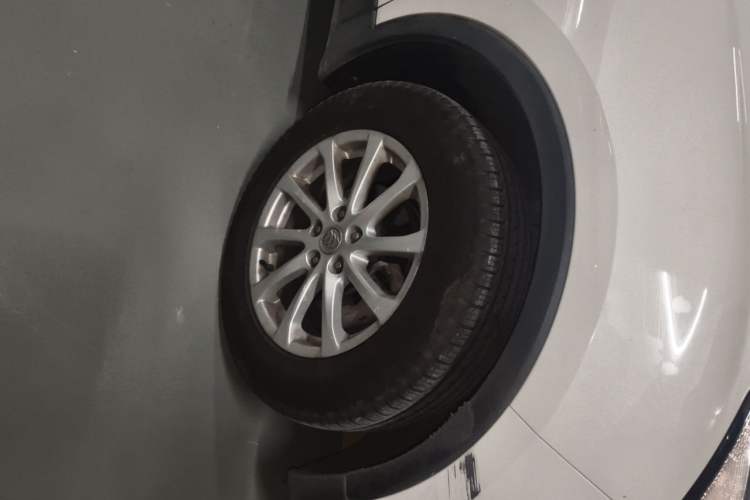 Used Buick Envision 2015 20T Two-Wheel-Drive Elite Model Right Front Wheel Hub