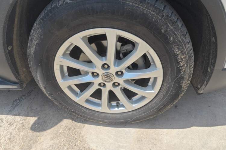 Used Buick Envision 2015 20T Four-Wheel Drive Luxury Model Right Front Wheel Hub