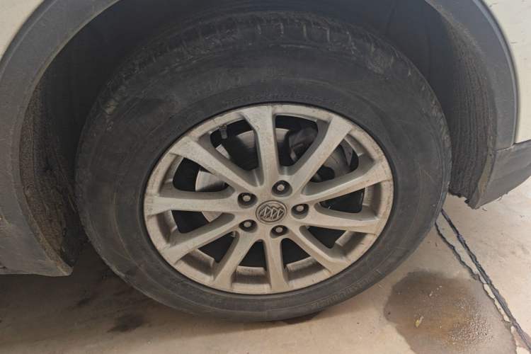 Used Buick Envision 2015 20T Two-Wheel-Drive Leading Model Right Front Wheel Hub