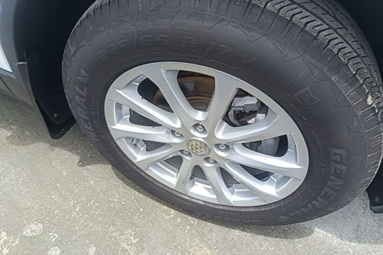 Used Buick Envision 2015 20T Two-Wheel-Drive Elite Model Right Front Wheel Hub