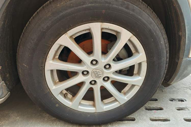 Used Buick Envision 2015 20T Two-Wheel-Drive Elite Model Right Front Wheel Hub
