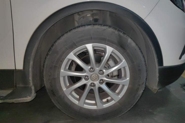 Used Buick Envision 2015 20T Two-Wheel-Drive Leading Model Right Front Wheel Hub