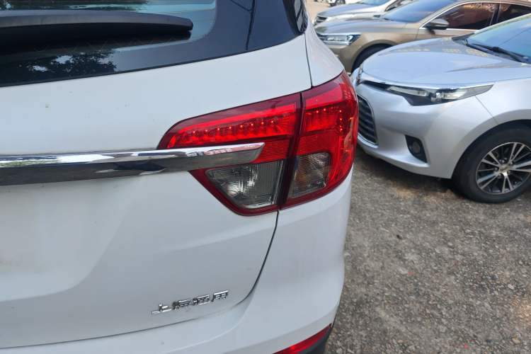 Used Buick Envision 2015 20T Two-Wheel-Drive Elite Model Right Rear Taillight