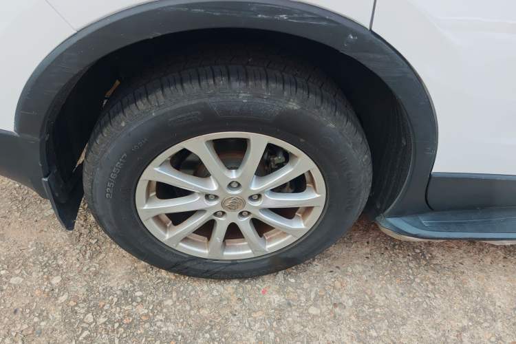 Used Buick Envision 2015 20T Two-Wheel-Drive Elite Model Right Rear Wheel Hub