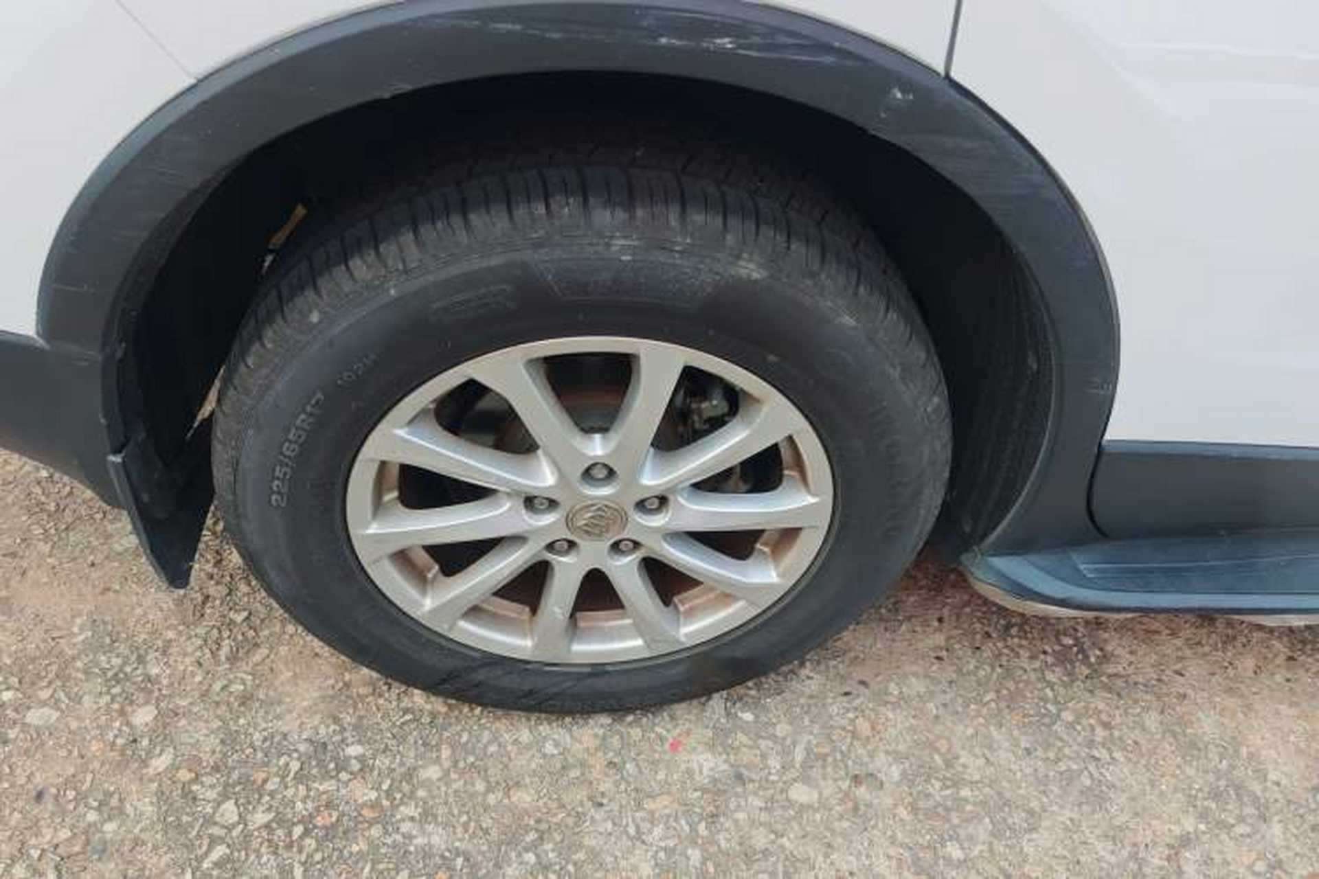 Used Buick Envision 2015 20T Two-Wheel-Drive Elite Model Right Rear Wheel Hub