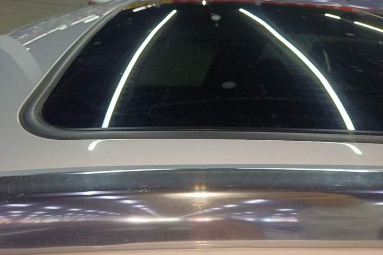 Used Buick Envision 2015 20T Two-Wheel-Drive Elite Model Roof