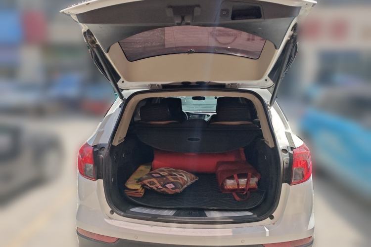 Used Buick Envision 2015 20T Four-Wheel Drive Luxury Model Trunk