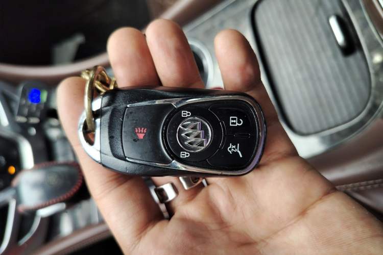 Used Buick Envision 2015 20T Four-Wheel Drive Luxury Model Vehicle Key